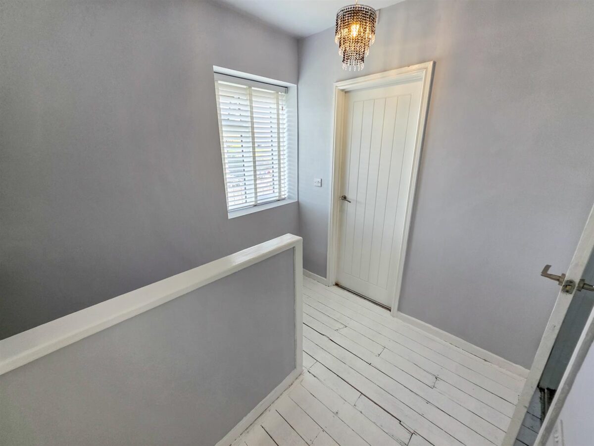 Willow Brook Road, Corby