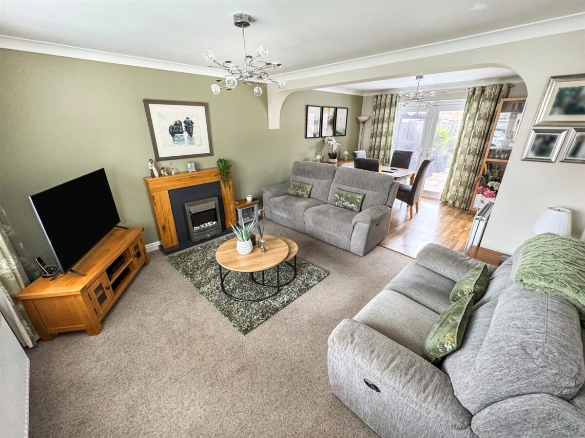 Willow Brook Road, Corby