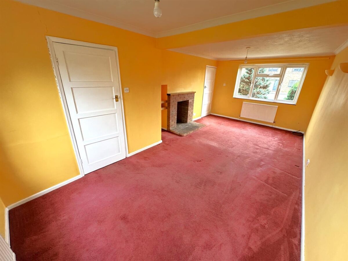 De Roos Way, Stoke Albany, Market Harborough