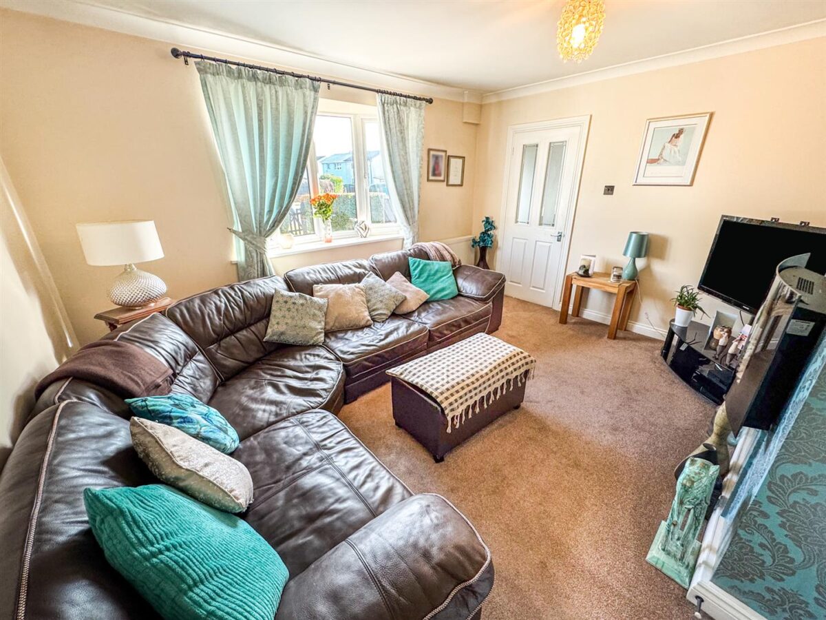 Studfall Avenue, Corby