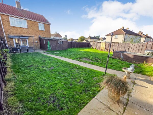 Willow Brook Road, Corby