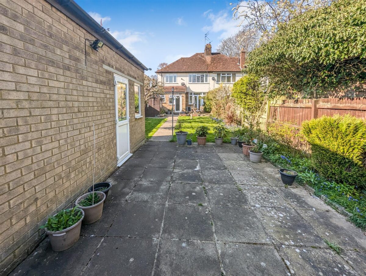 Cottingham Road, Corby