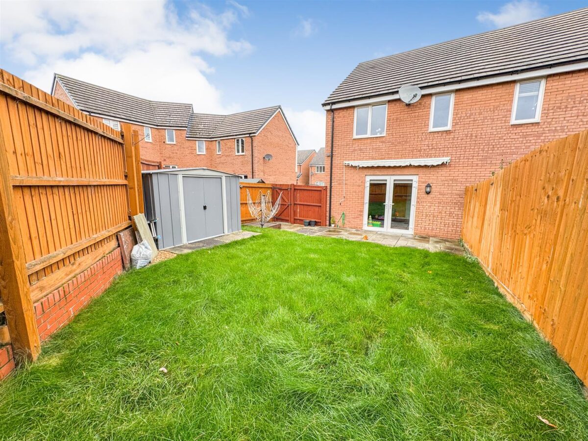 Oak Wood Drive, Corby