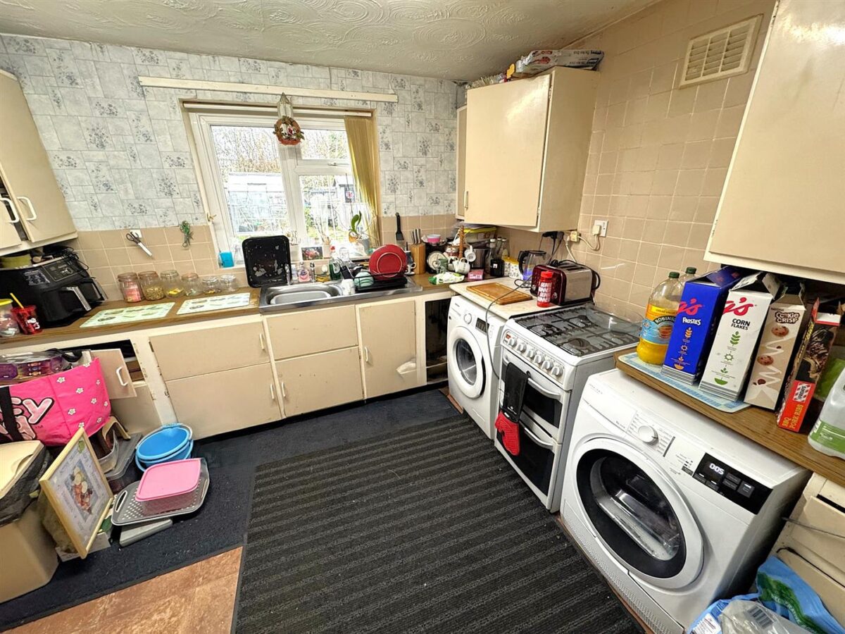 White Post Court, Corby