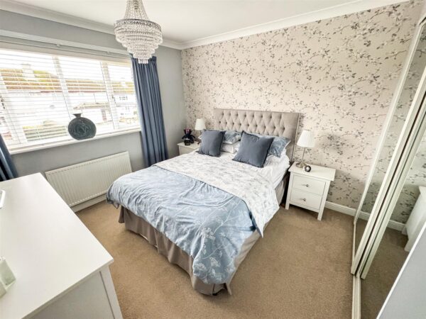 Willow Brook Road, Corby