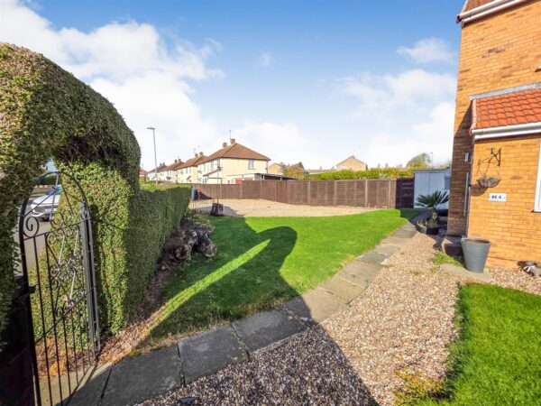 Willow Brook Road, Corby