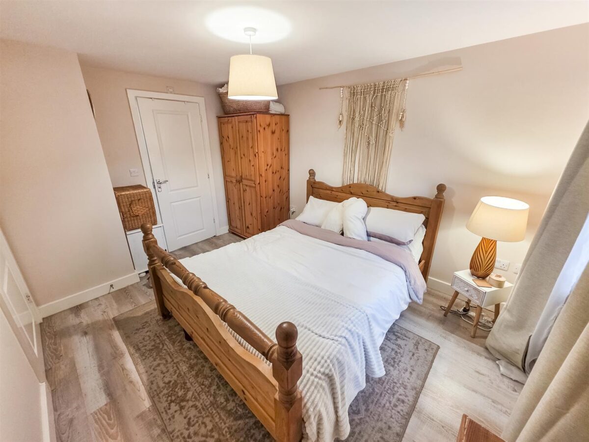 Flinders Close, Corby