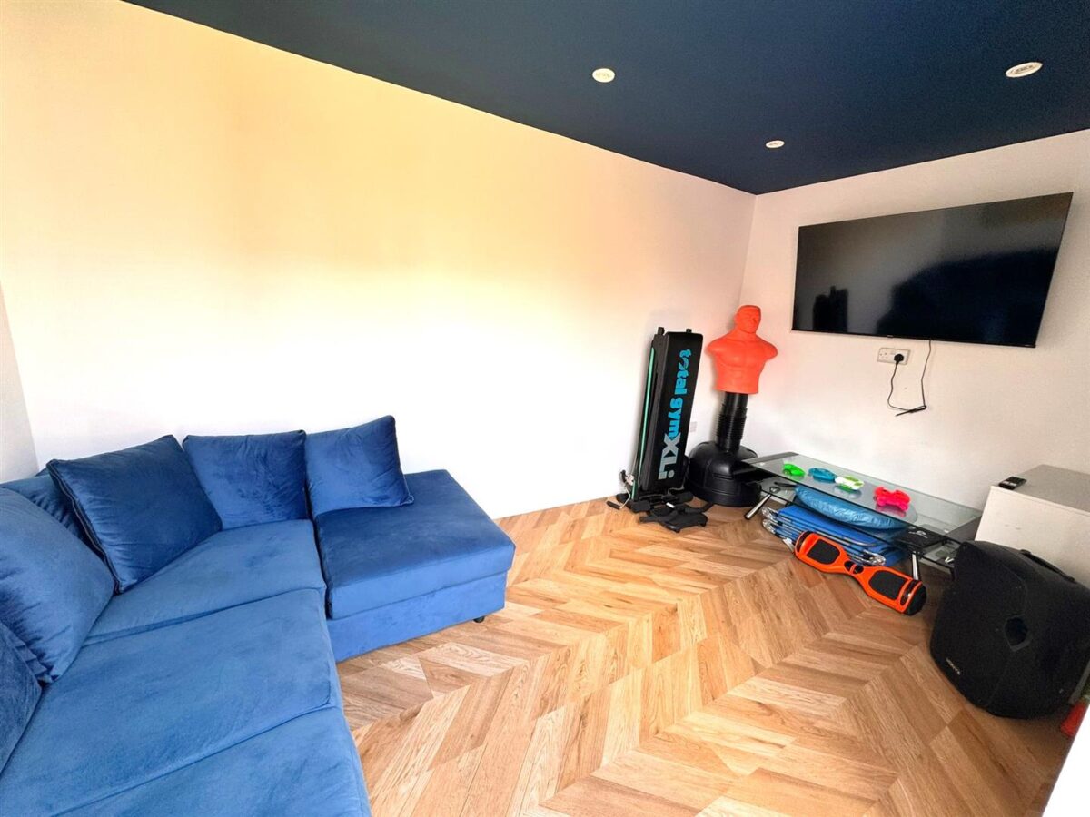 Coniston Close, Corby