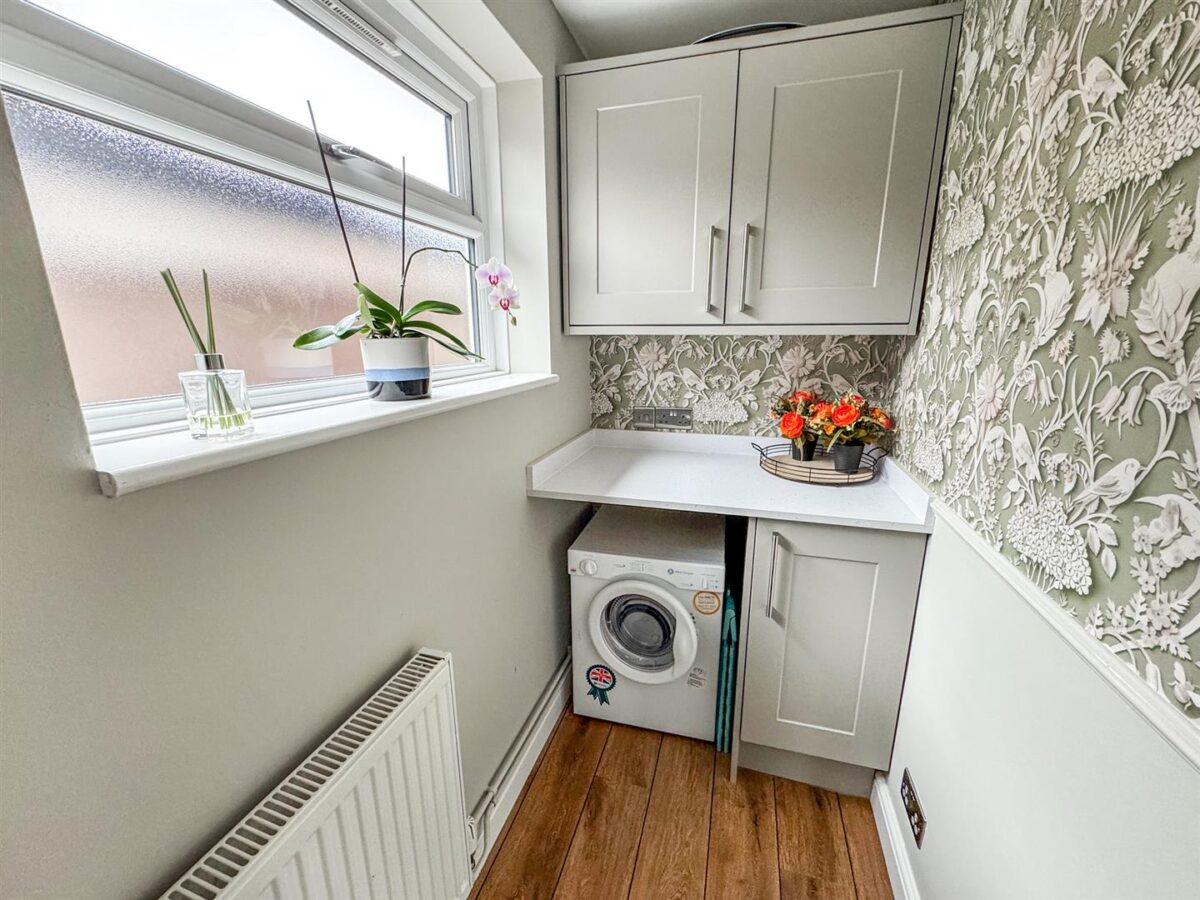 Willow Brook Road, Corby