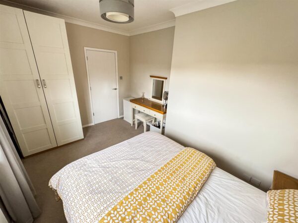 Willow Brook Road, Corby