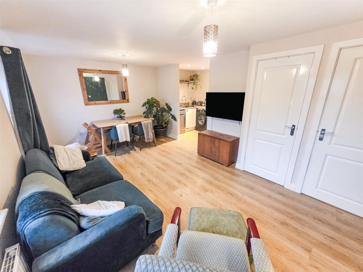 Flinders Close, Corby