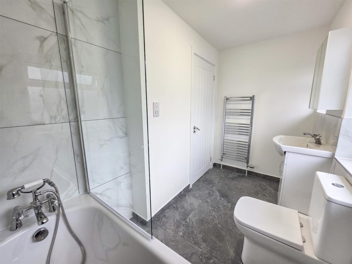 Clovelly Court, Corby