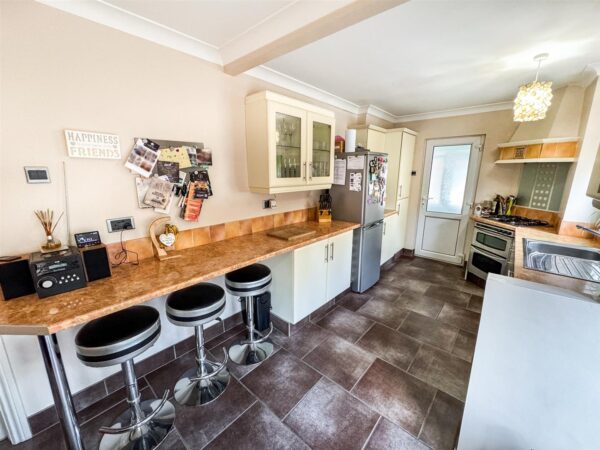 Studfall Avenue, Corby