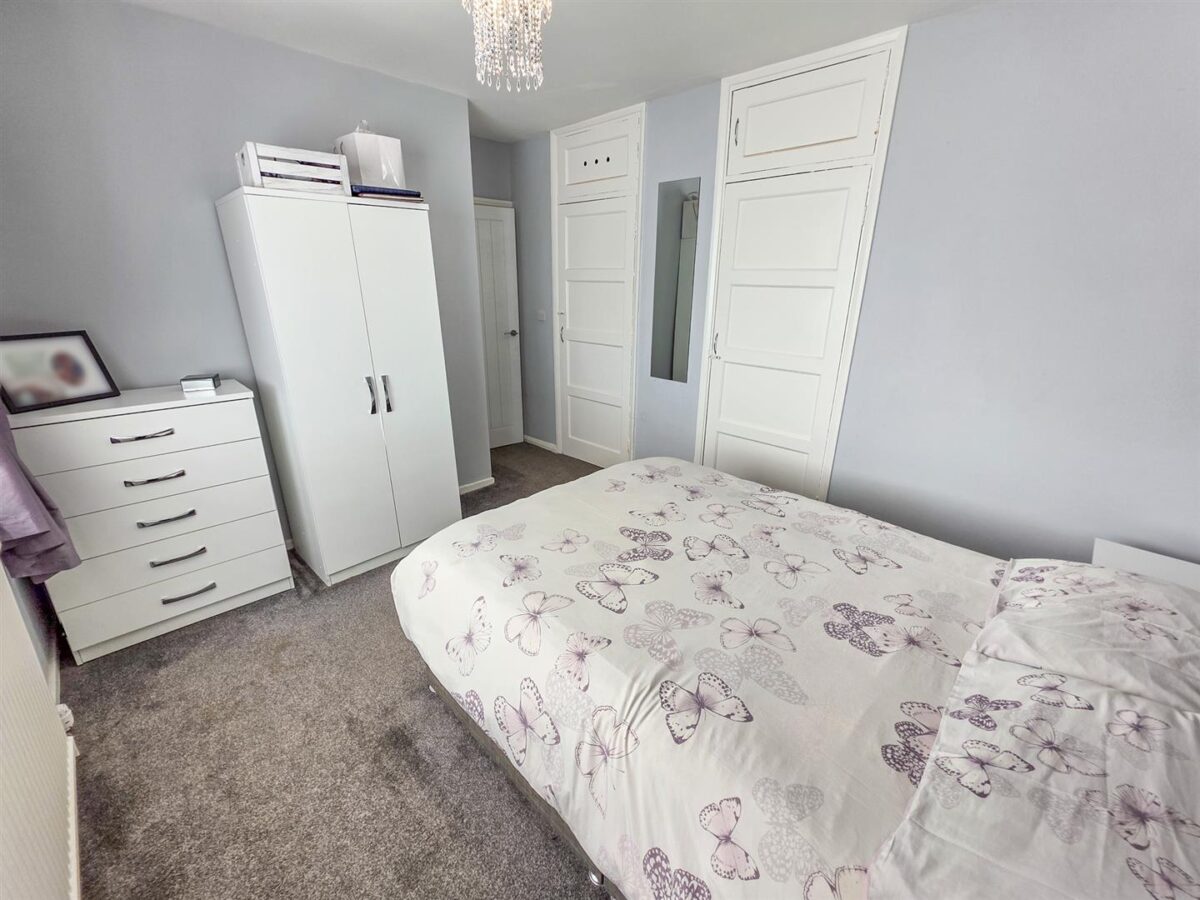 Willow Brook Road, Corby