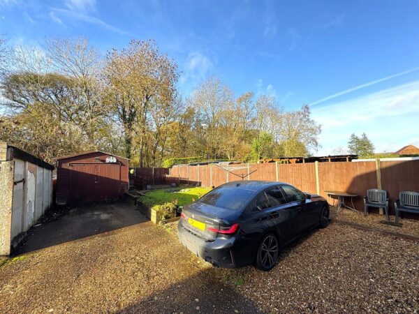 Studfall Avenue, Corby