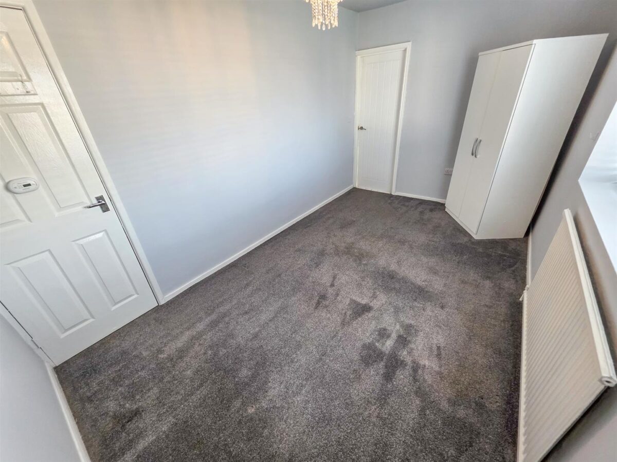 Willow Brook Road, Corby