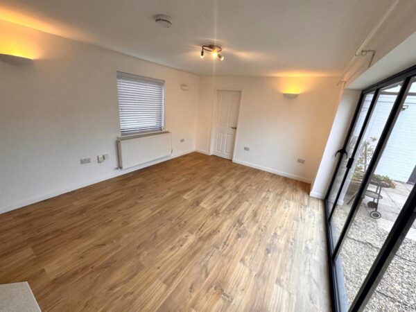 Coldermeadow Avenue, Corby