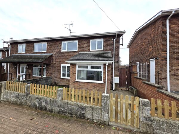 Clovelly Court, Corby