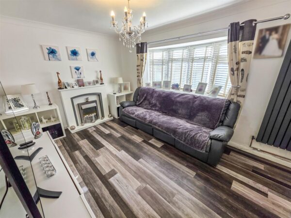 Willow Brook Road, Corby