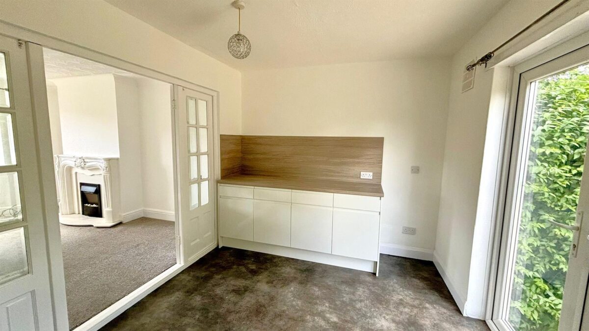 Crawford Grove, Corby