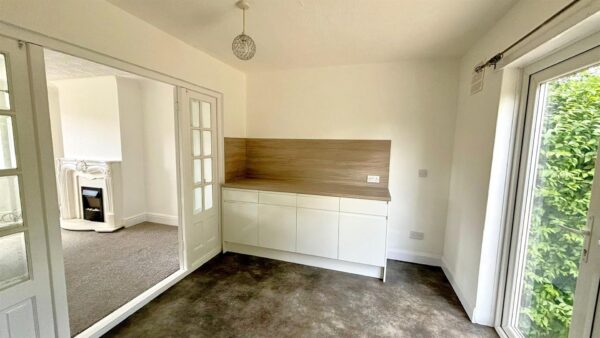 Crawford Grove, Corby