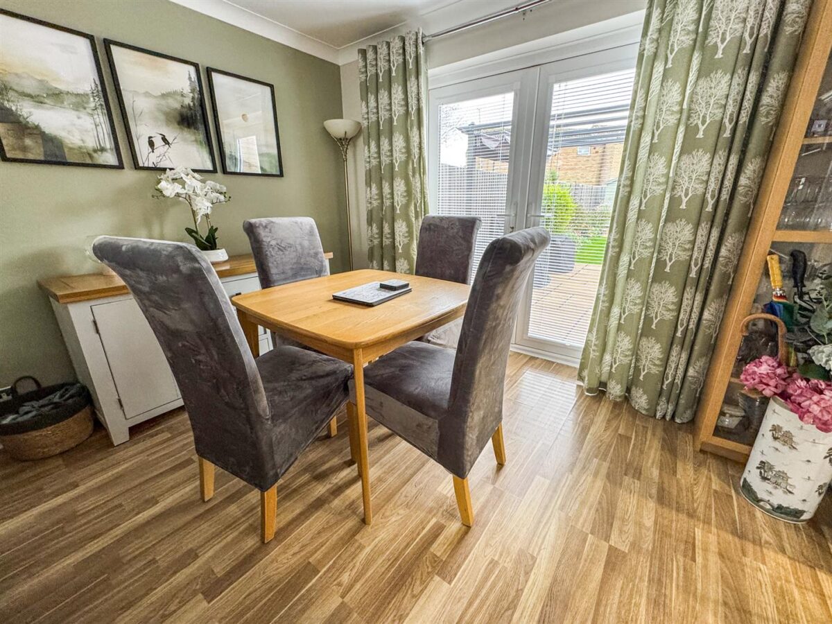 Willow Brook Road, Corby