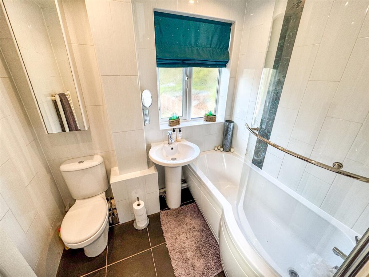 Studfall Avenue, Corby