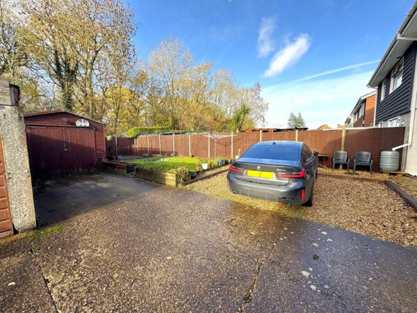 Studfall Avenue, Corby