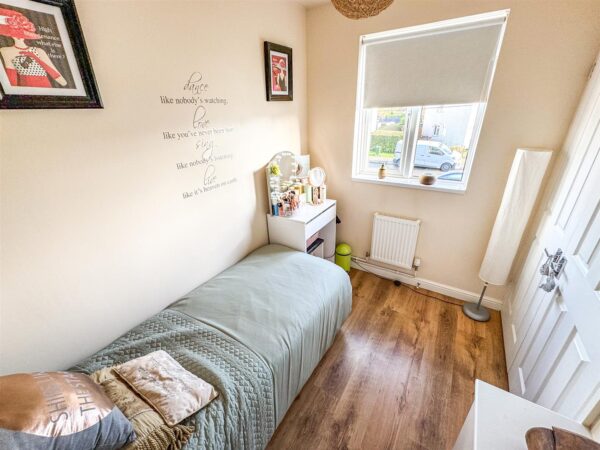 Studfall Avenue, Corby