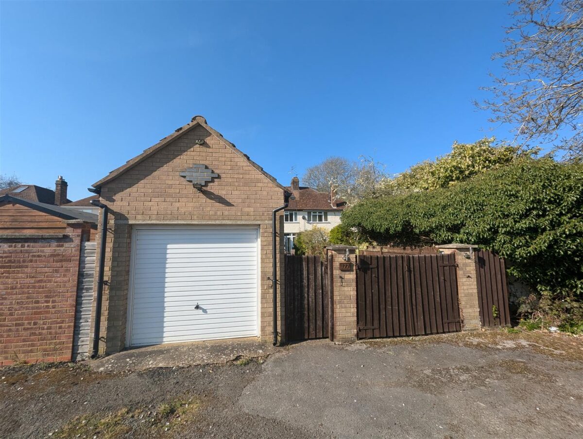 Cottingham Road, Corby