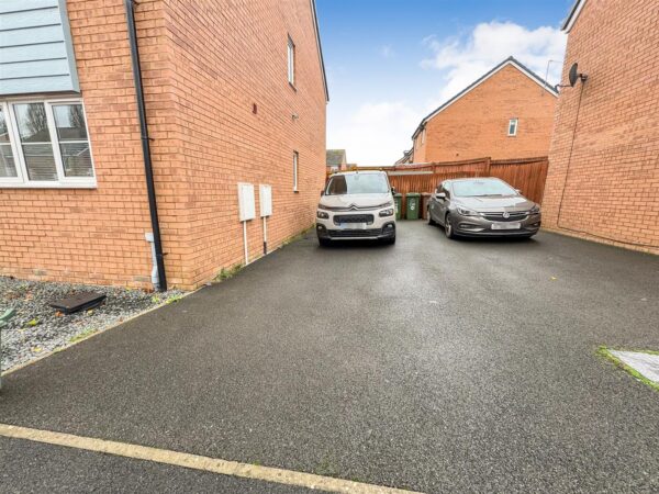 Oak Wood Drive, Corby