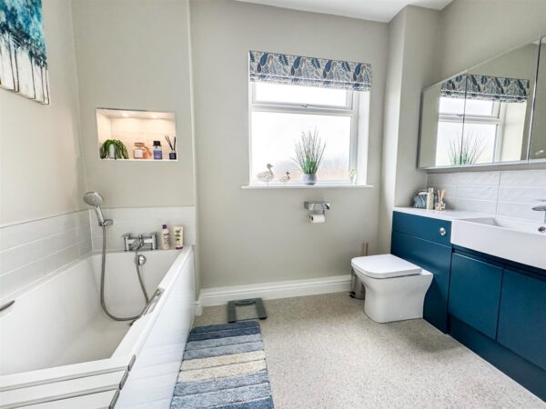 Willow Brook Road, Corby