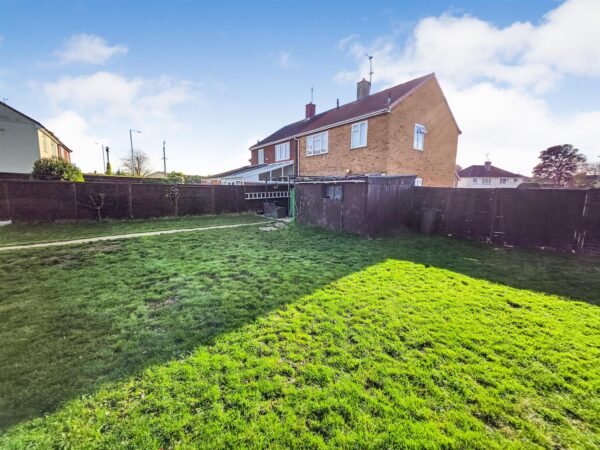 Willow Brook Road, Corby