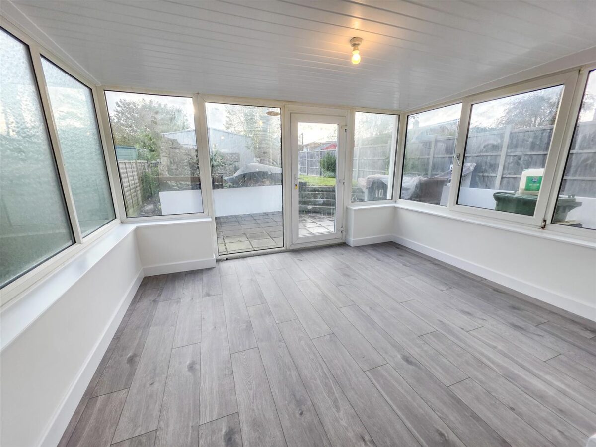 Clovelly Court, Corby