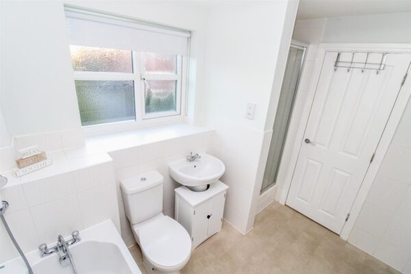 Newmarket Close, Corby