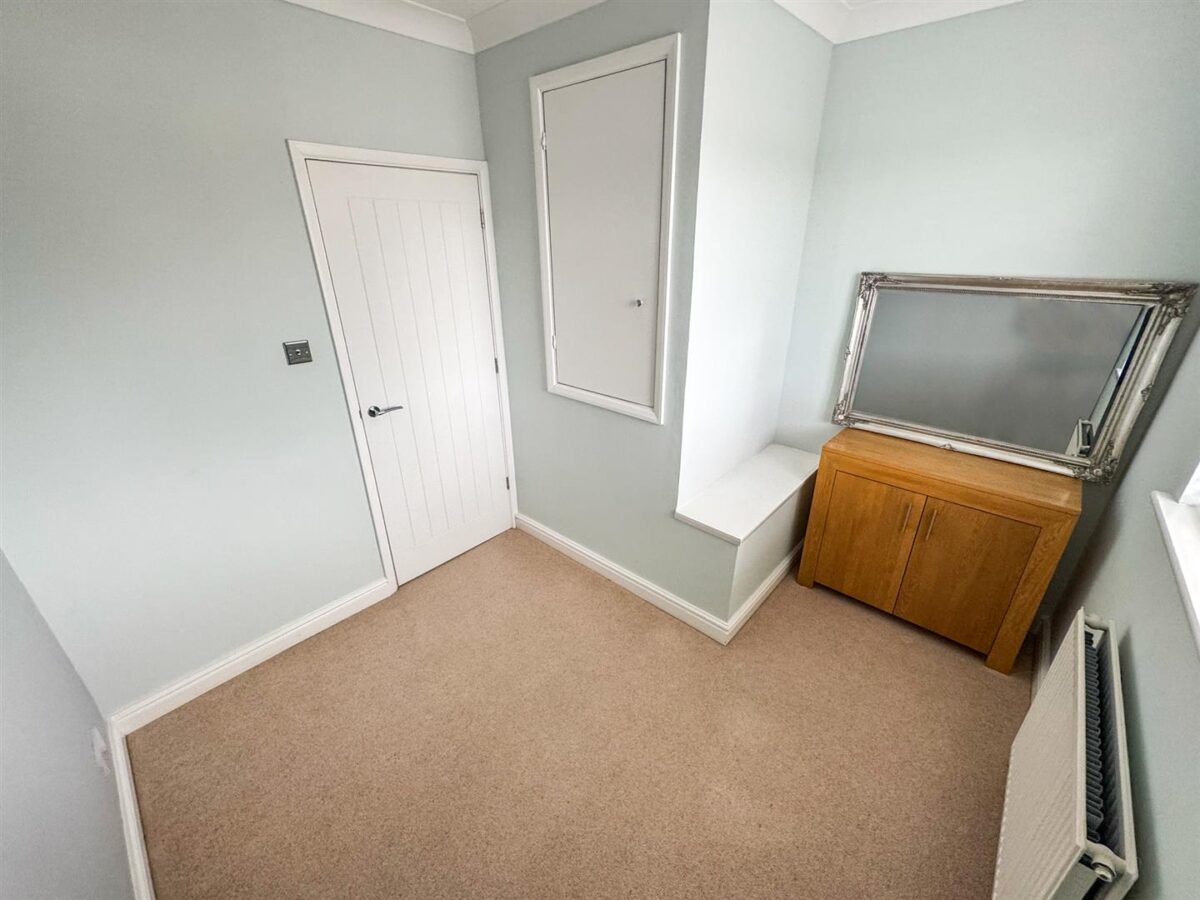 Willow Brook Road, Corby