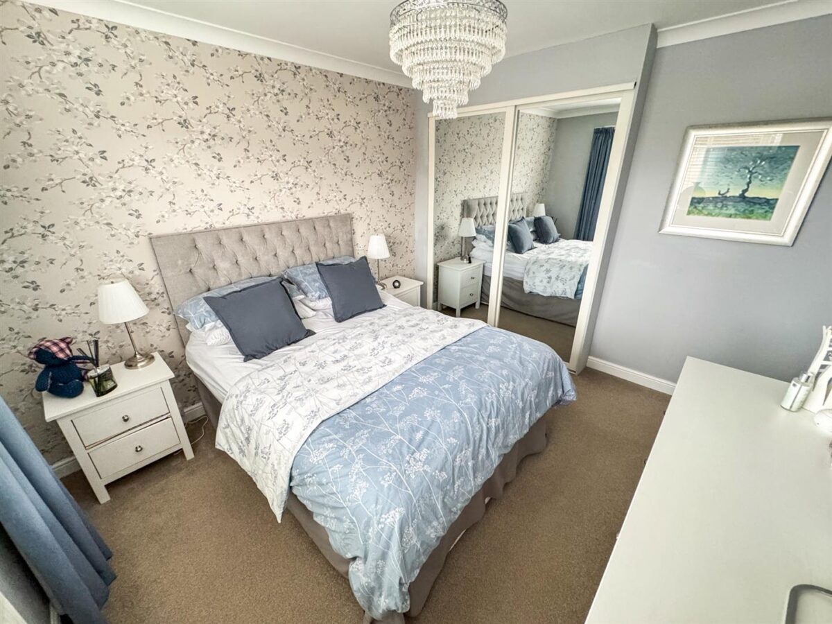 Willow Brook Road, Corby