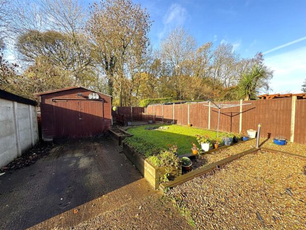 Studfall Avenue, Corby