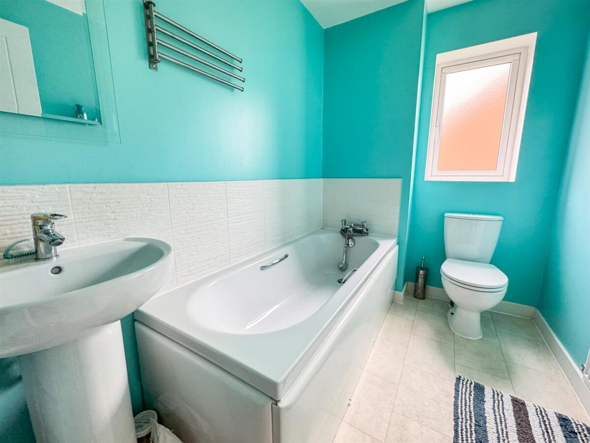 Oak Wood Drive, Corby