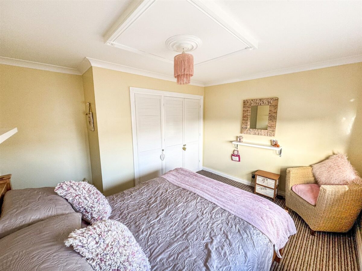 Studfall Avenue, Corby