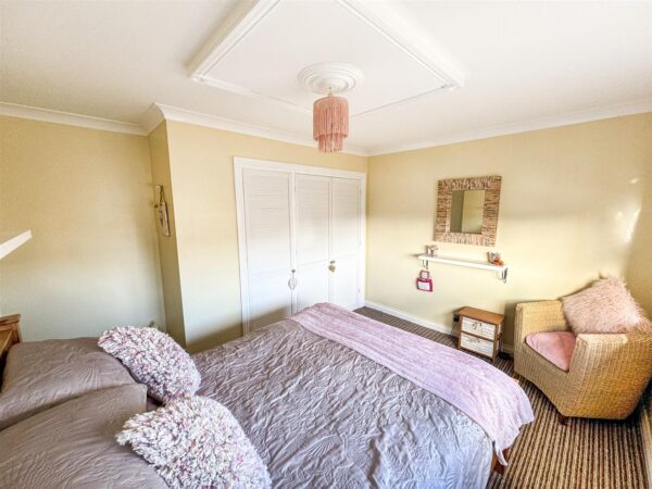 Studfall Avenue, Corby