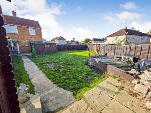 Willow Brook Road, Corby