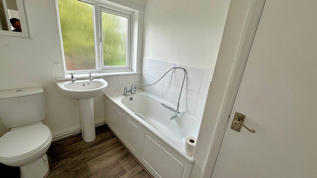 Crawford Grove, Corby