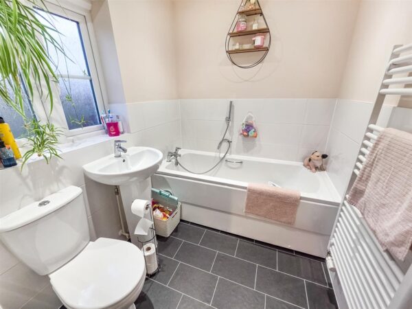 Flinders Close, Corby