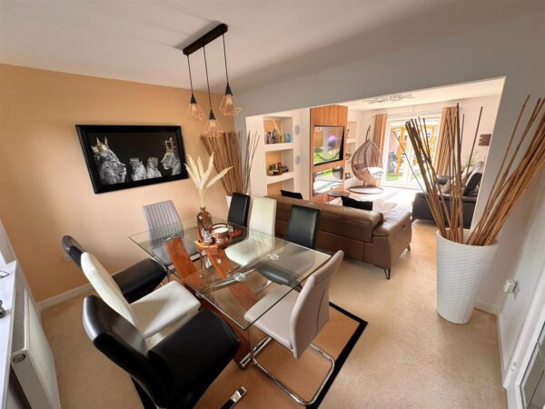 Coniston Close, Corby