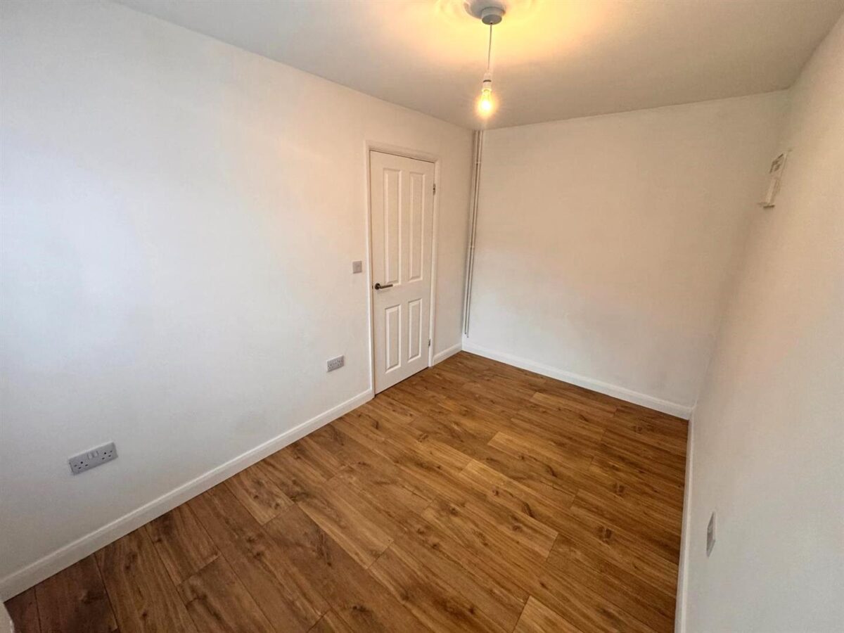 Coldermeadow Avenue, Corby