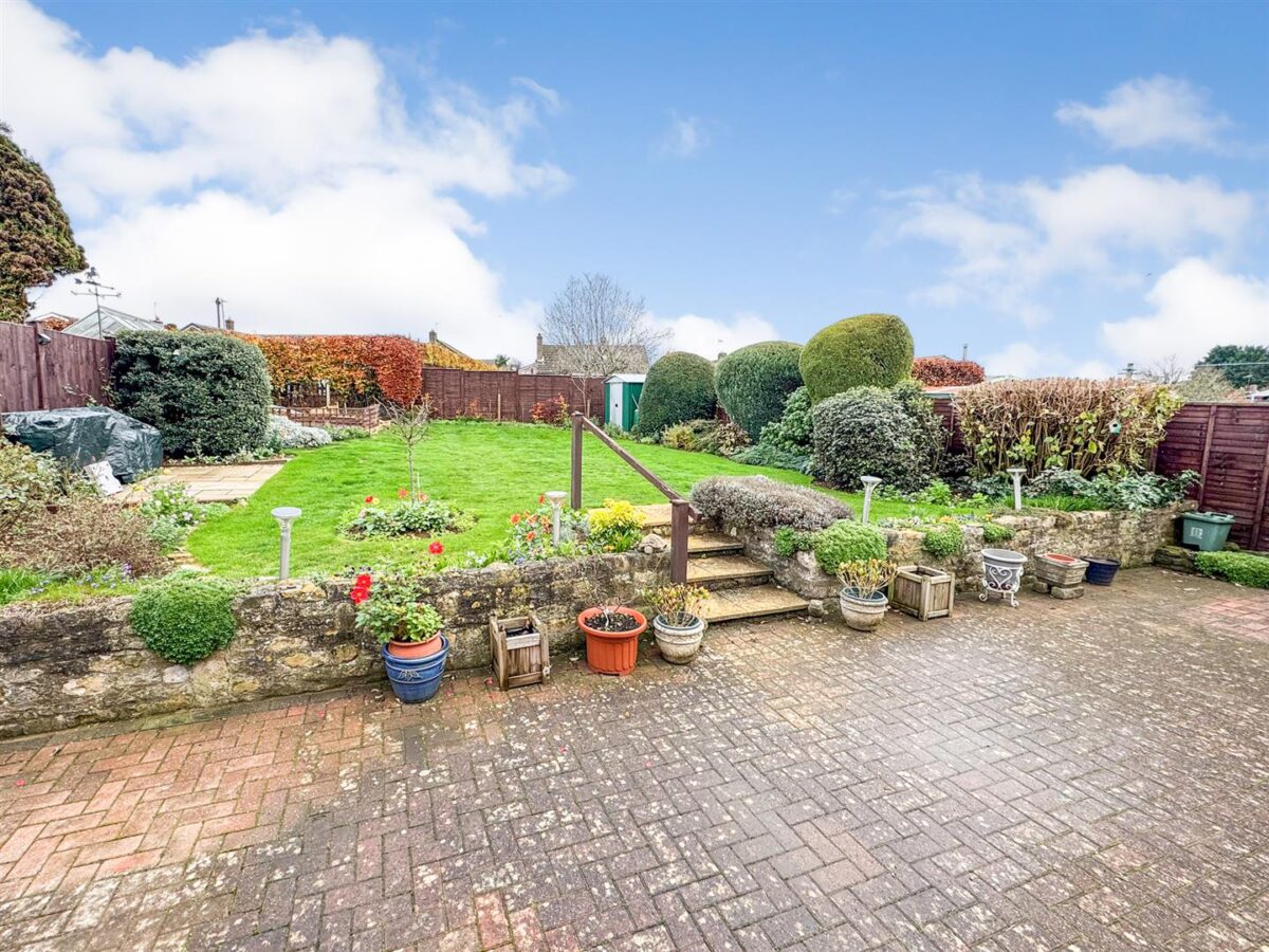 Home Farm Road, Stanion, Kettering