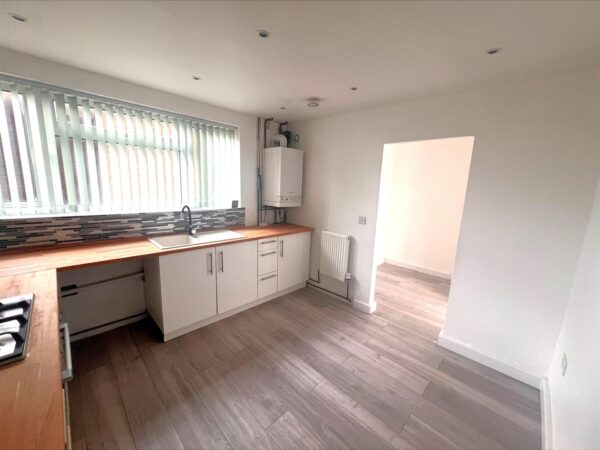 Farmstead Road, Corby