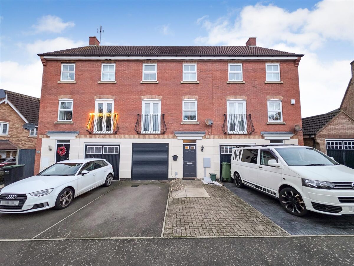 Fieldfare Close, Corby