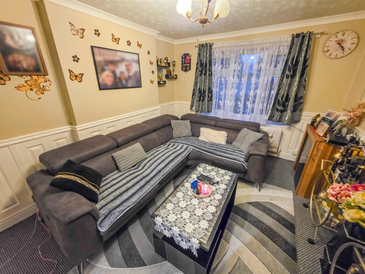 Landseer Court, Corby